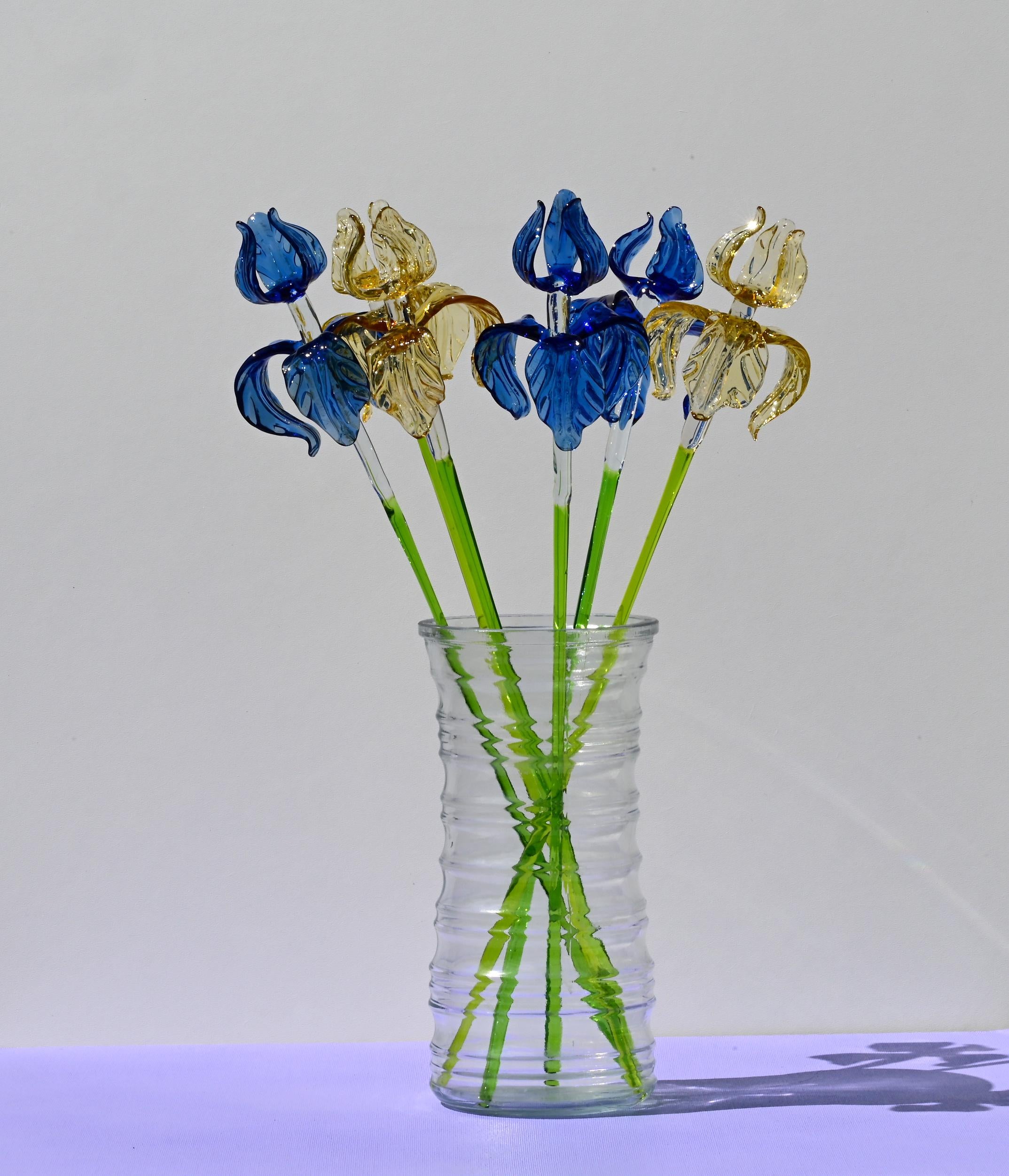 "Six Petals" Iris Bouquet of 6