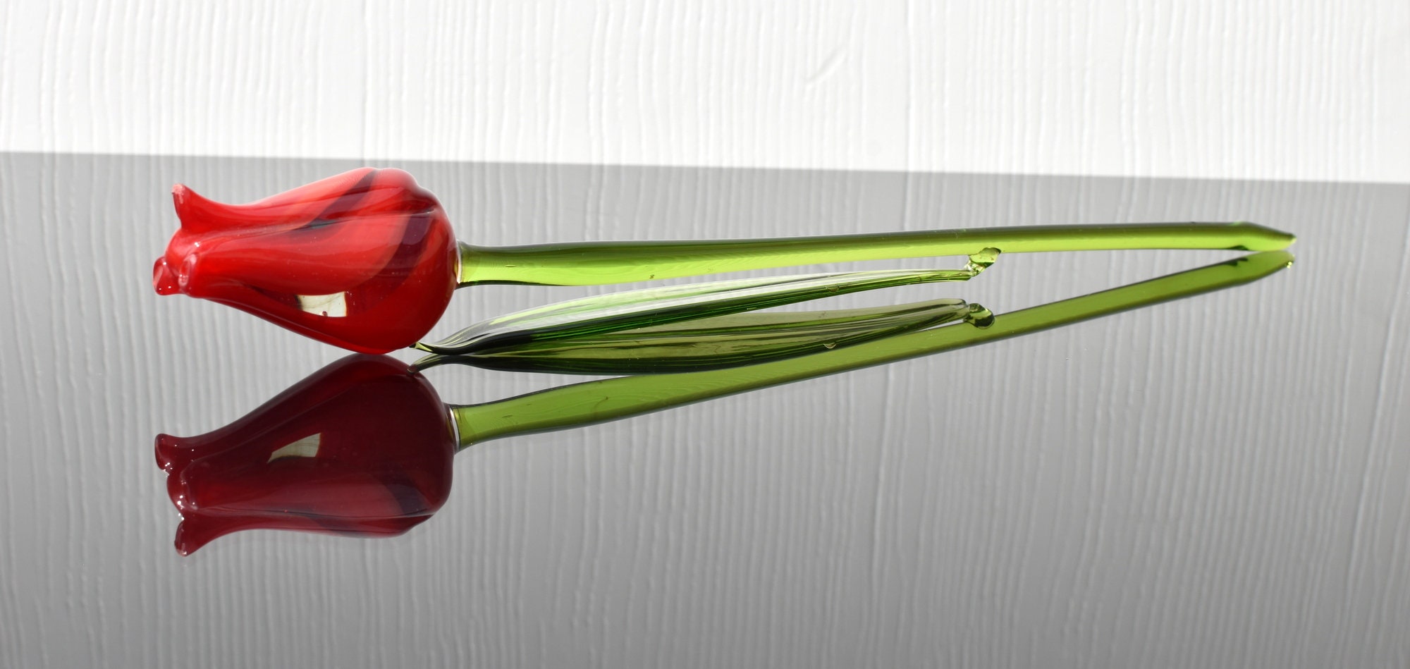 "Liora" Red Glass Tulip